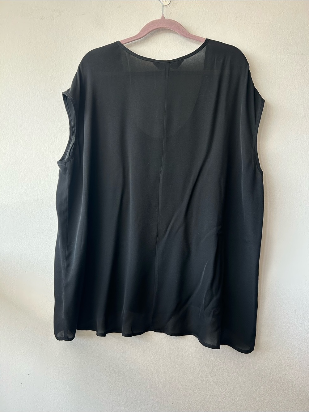 SINGLE Los Angeles 2X Sleeveless Silk Chiffon Blouse in black - Picture 10 of 11